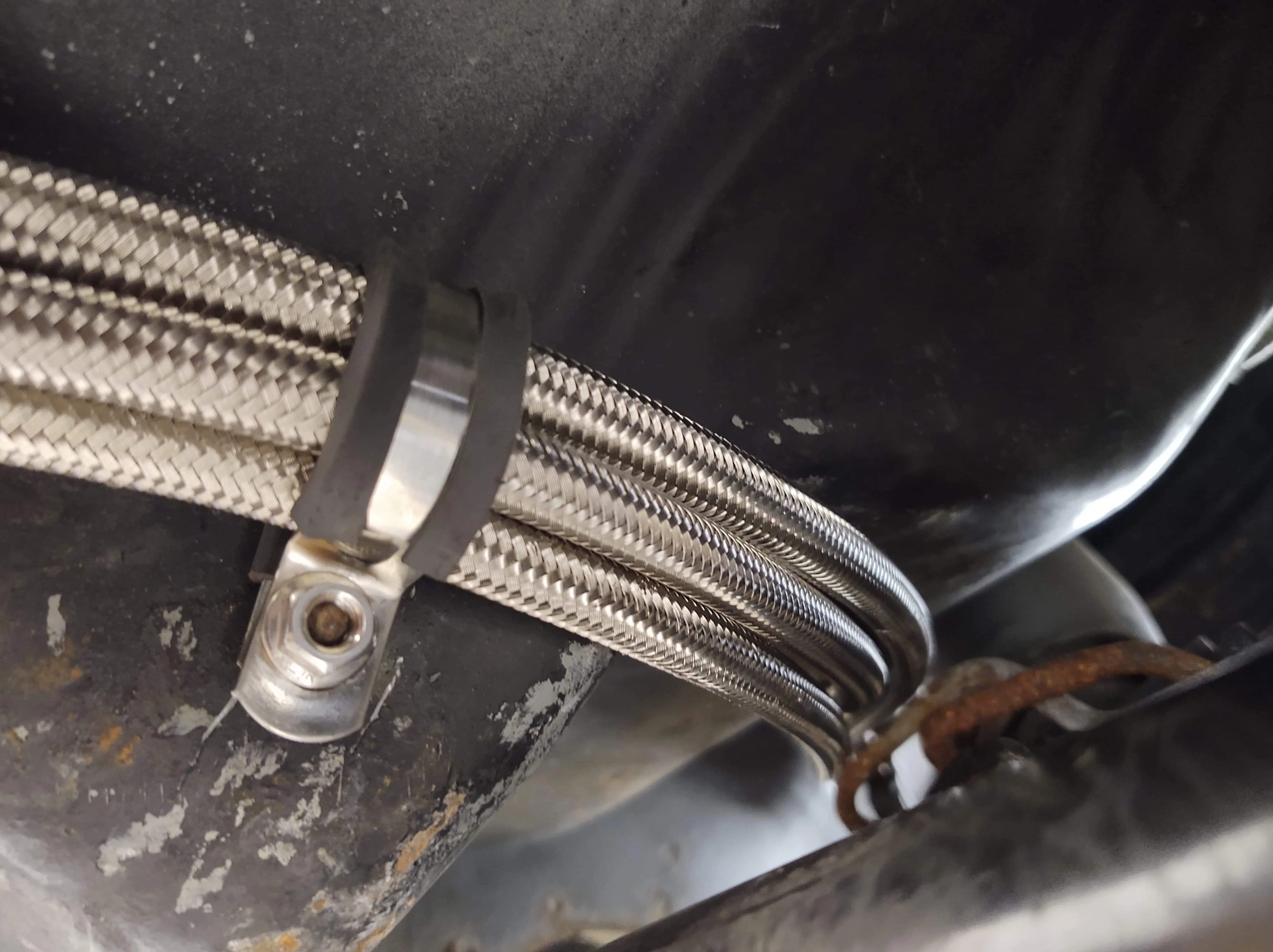QFF0025SS - 02-05 Buick Rendezvous / Pontiac Aztek with V6, Quick Fix Fuel Hose Kit; Braided Stainless - Image 5